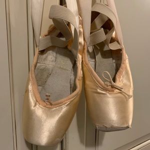 Worn Pointe Shoes For Painting🎨
